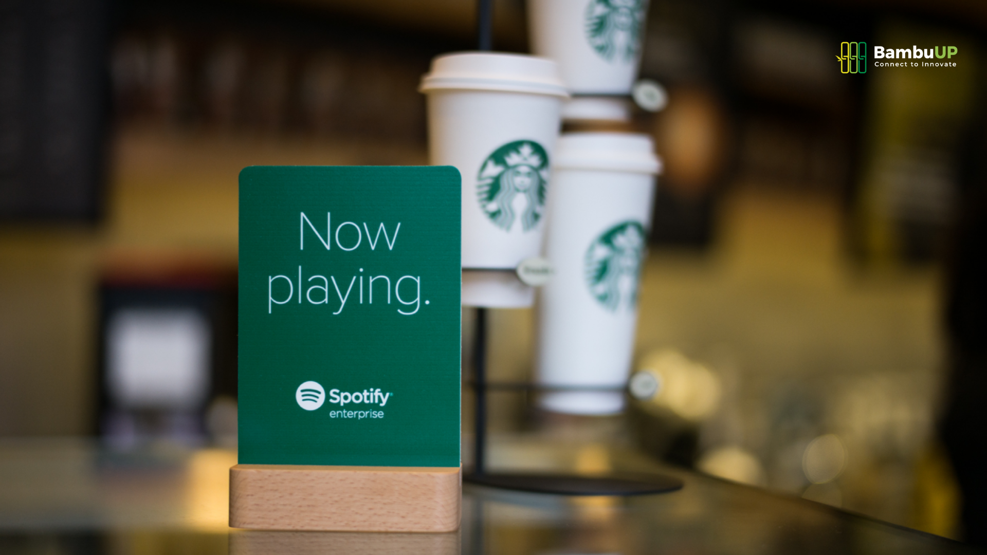 Khách hàng có thể nghe nhạc miễn phí của Spotify khi uống coffee tại Starbuck